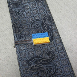 ウクライナ国旗〈ブロックのネクタイピン〉 2枚目の画像