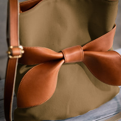 亞麻和真皮緞帶單肩包，採用 6 號帆布製成 [橡木] 第4張的照片