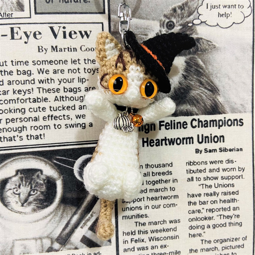 ハロウィンのび～茶トラ猫キーホルダー☆あみぐるみ☆受注製作品