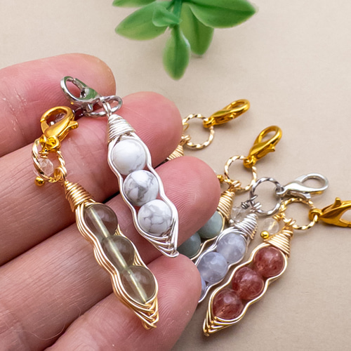 縁起の良い豆のお守り 天然石 まめまもり チャーム パーツ変更可 c