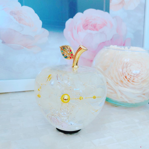 ホワイト りんごハーバリウム♡プレゼントギフトにも♡リンゴ林檎 ハー