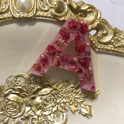 送料無料★A★イニシャルキーホルダー レジンキーホルダー レジンアクセサリー イニシャル キーホルダー レジン 15枚目の画像