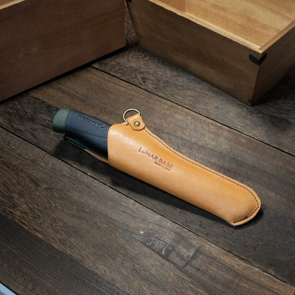 自家製オイルレザーのモーラナイフ用シースカバー 1枚目の画像