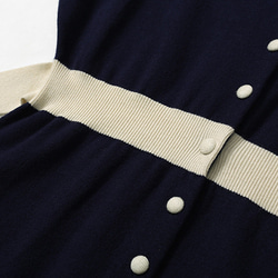 海軍藍 法式復古撞色娃娃領針織洋裝 大V領高彈力腰帶修身連身裙 第4張的照片