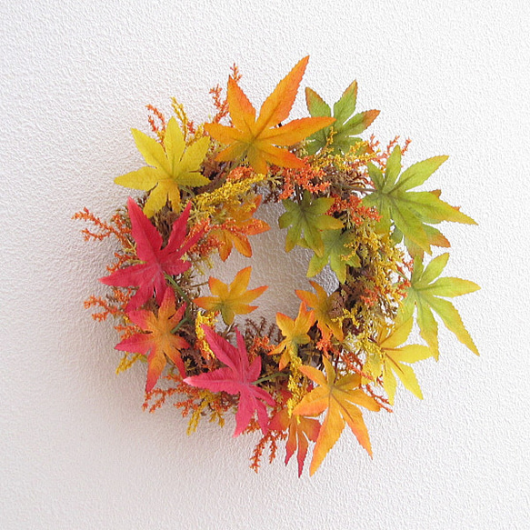 紅葉のグラデーションカラーリース（直径約23cm）　秋　オータム　ｃｍｗｈaw011 2枚目の画像