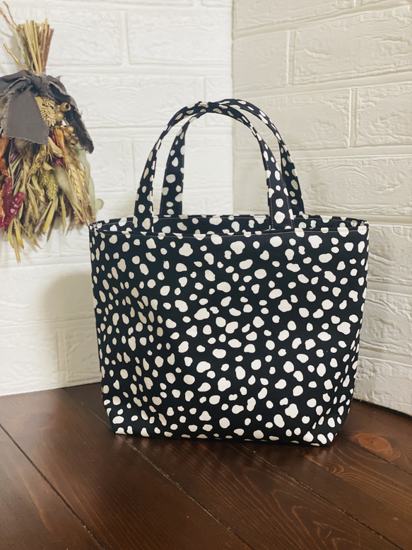 【美品】トリバーチ　トートバック　 ダルメシアン柄 TORY BURCH Tory Burch トリーバーチ ダルメシアン柄 トート