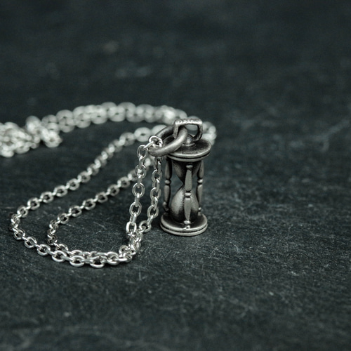 シルバー 925 砂時計ペンダント、砂時計ネックレス、砂時計ジュエリー