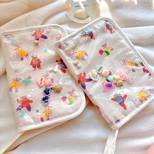 受注製作】ビニール加工♡母子手帳ケース♡ エアロビくまさん