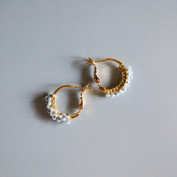 【ペールブルー×ゴールド】フランスヴィンテージのフープタイプ耳飾り braid 月 湖 白鳥 プレゼント 2枚目の画像