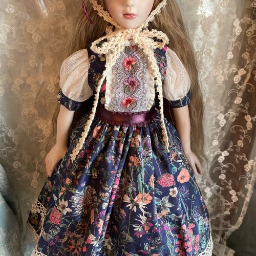 創作ビスクドール人形 黒地花柄のロングドレスの女の子 その他 創作ビスクドール人形 黒地花柄のロングドレスの女の子 その他