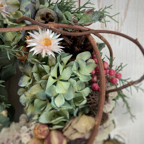 紫陽花と小花のリース 秋色紫陽花と小花の秋リース:ドライフラワーリース リース 花