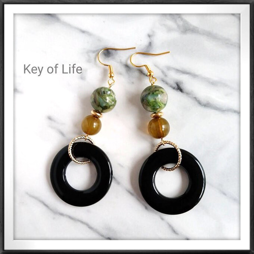 Key of Life▶︎秋色グリーンマーブル×ブラック 大ぶりピアス 