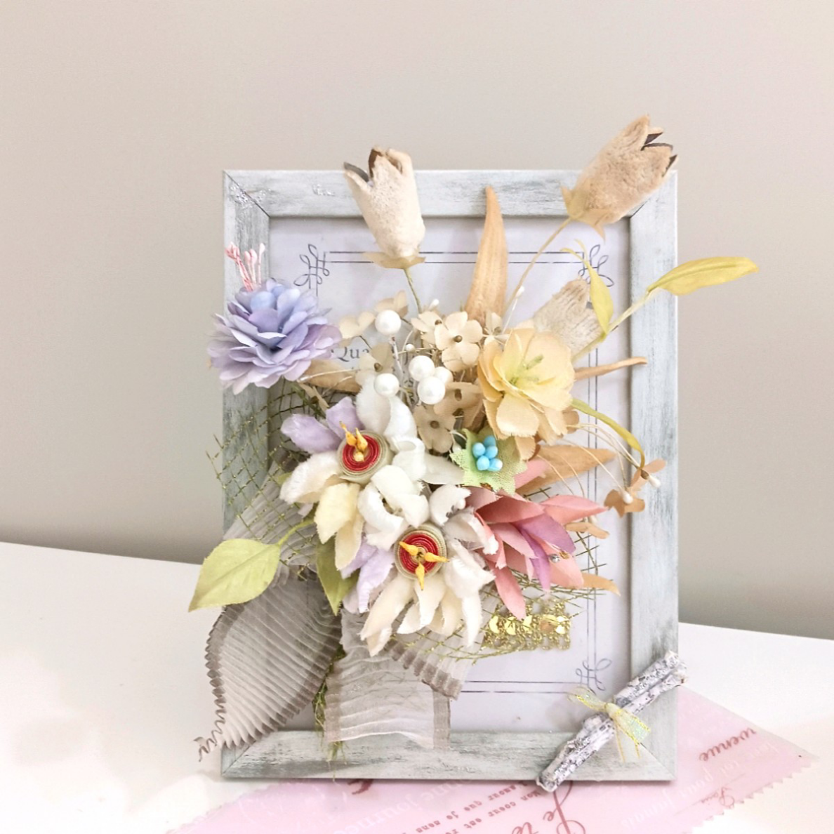 染め布花＊アンティーク・フィジーとポンポンダリアのフレーム装飾