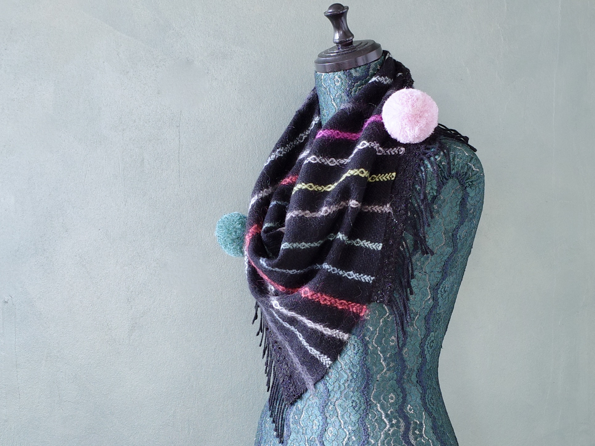 手織り ポイントツイル織 ポンポンマフラー Handwoven TMMS22140