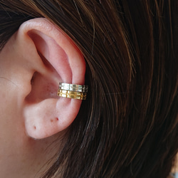 Line work ear cuff ２個セット (シルバー＆真鍮) 5枚目の画像