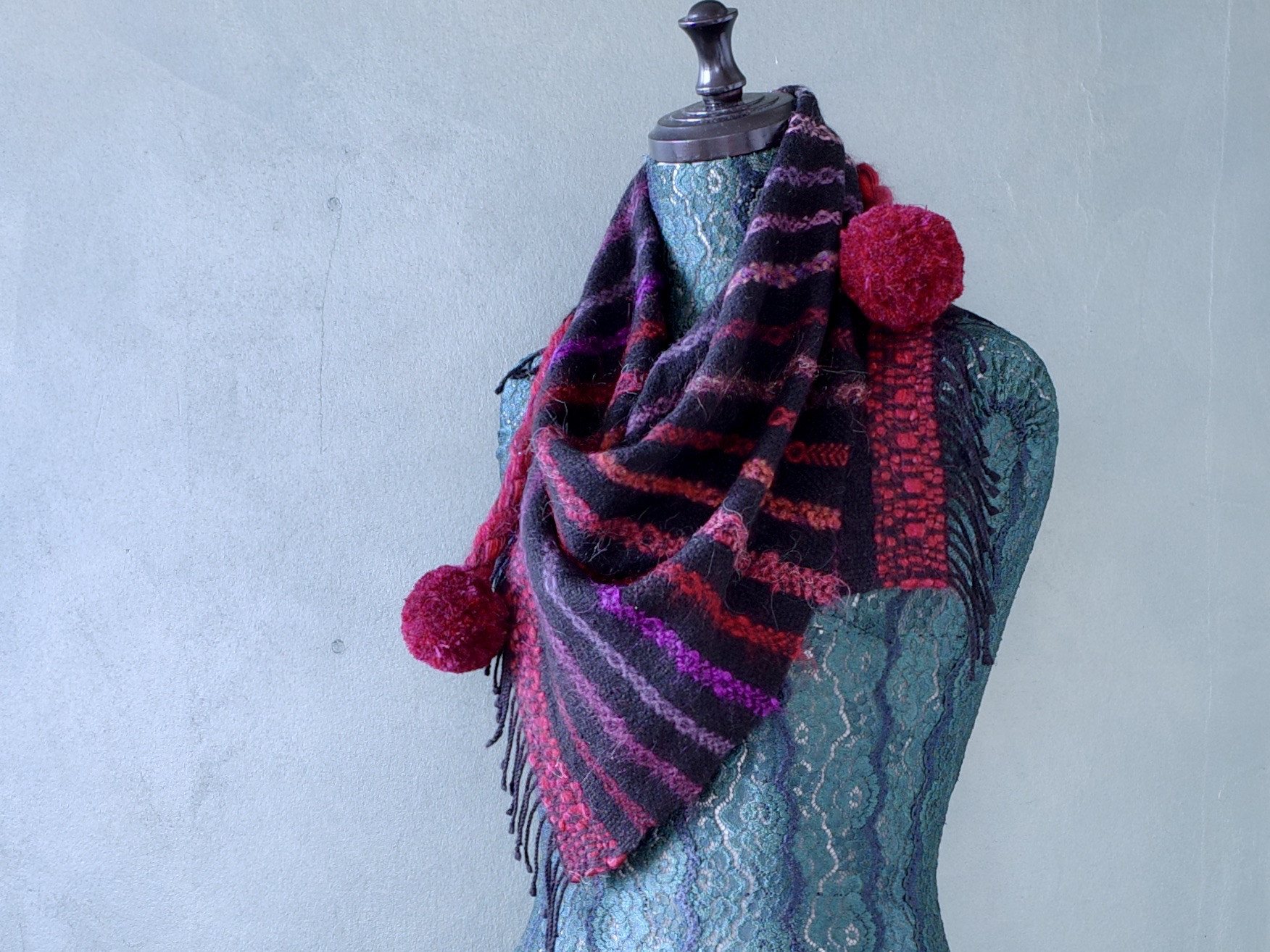 手織り ポイントツイル織 ポンポンマフラー Handwoven TMMS22143