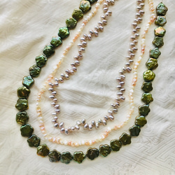 完売しました　#350 湖水真珠　メタリックで眩しいグレージュ　クレオパトラ型　3×5㍉　10個　ドロップ型　 8枚目の画像