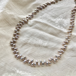 完売しました　#350 湖水真珠　メタリックで眩しいグレージュ　クレオパトラ型　3×5㍉　10個　ドロップ型　 5枚目の画像