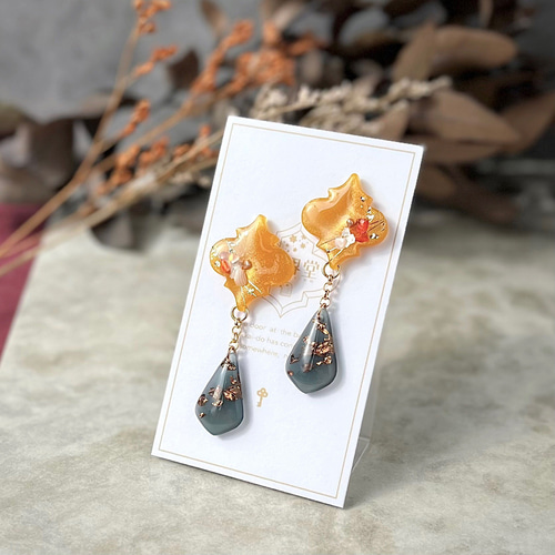 華やぎの森】秋の森の情景/モロッカンタイルの揺れるピアス  