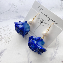 【新作】薔薇のオーバル転写ピアス　イヤリング（blue） 3b659e27ca92c9834659db75c15c34