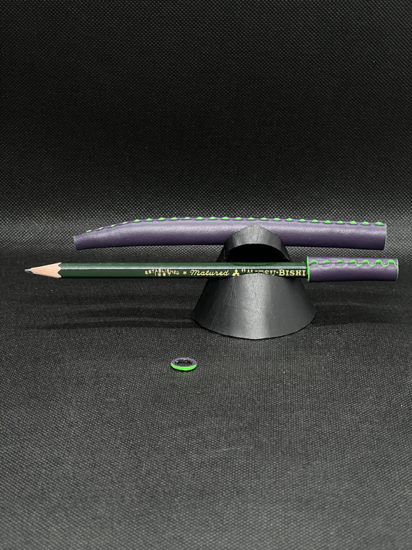 本革 １本挿し 鉛筆ケース・シングル[革組子]：紫／蛍光グリーン 5枚目の画像