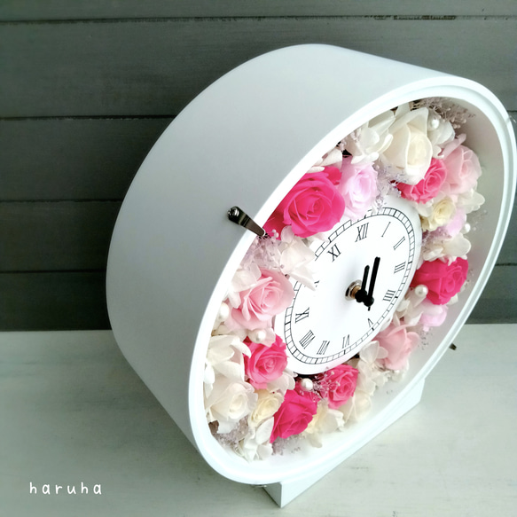 【受注制作】ピンクのバラが華やか可愛い花時計プリザーブドフラワー 結婚お祝い 新築お祝い 銀婚式 金婚式 記念日 5枚目の画像