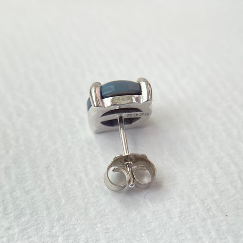 天然ブラックオパール片耳シルバーピアス☆オーストラリア産原石から  