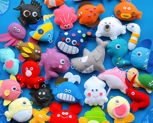 ✿羊毛フェルト✿かものはしくんの魚釣り✿みんなで一緒✿ 魚釣りも、ひも通しも、フェルトつなぎも！よくばりお魚セット