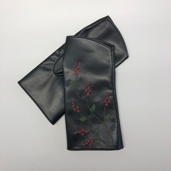 革手袋[243] 21cm 2色お花の刺繍のミテーヌ 1枚目の画像