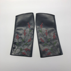 革手袋[243] 21cm 2色お花の刺繍のミテーヌ 2枚目の画像