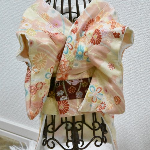 ⭐︎犬服⭐︎犬用着物 女の子用 アイボリー 菊と牡丹 ペット服