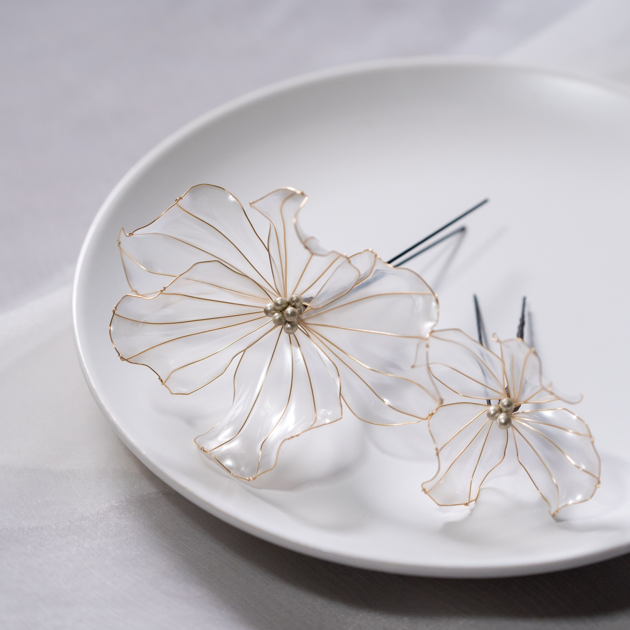 【Frill-5】アメリカンフラワーヘッドパーツ(髪飾り)  パールホワイト