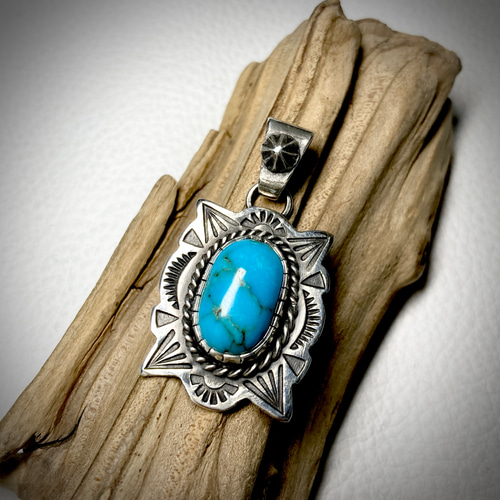 キングマン ターコイズ トルコ石 シルバーネックレス ペンダント