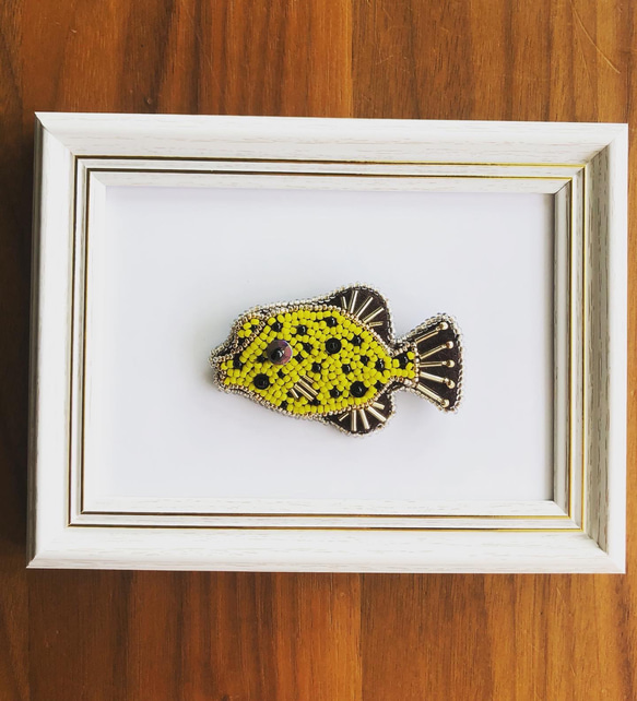 ✴︎魚シリーズ✴︎ミナミハコフグのビーズ刺繍ブローチ 2枚目の画像