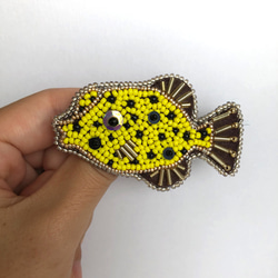 ✴︎魚シリーズ✴︎ミナミハコフグのビーズ刺繍ブローチ 5枚目の画像
