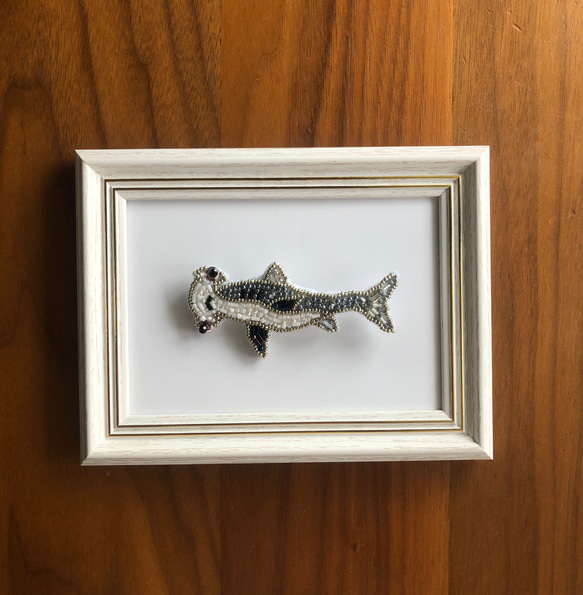 ✴︎魚シリーズ✴︎シュモクザメ(ハンマーヘッド)のビーズ刺繍ブローチ 5枚目の画像