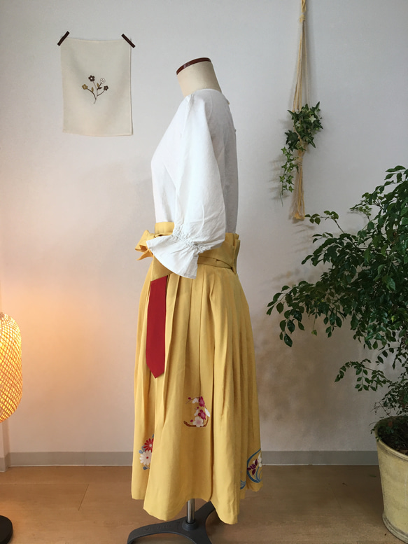 【世界最初】手描き友禅ロールスカート（黄色 / 日本産シルク100％） 5枚目の画像