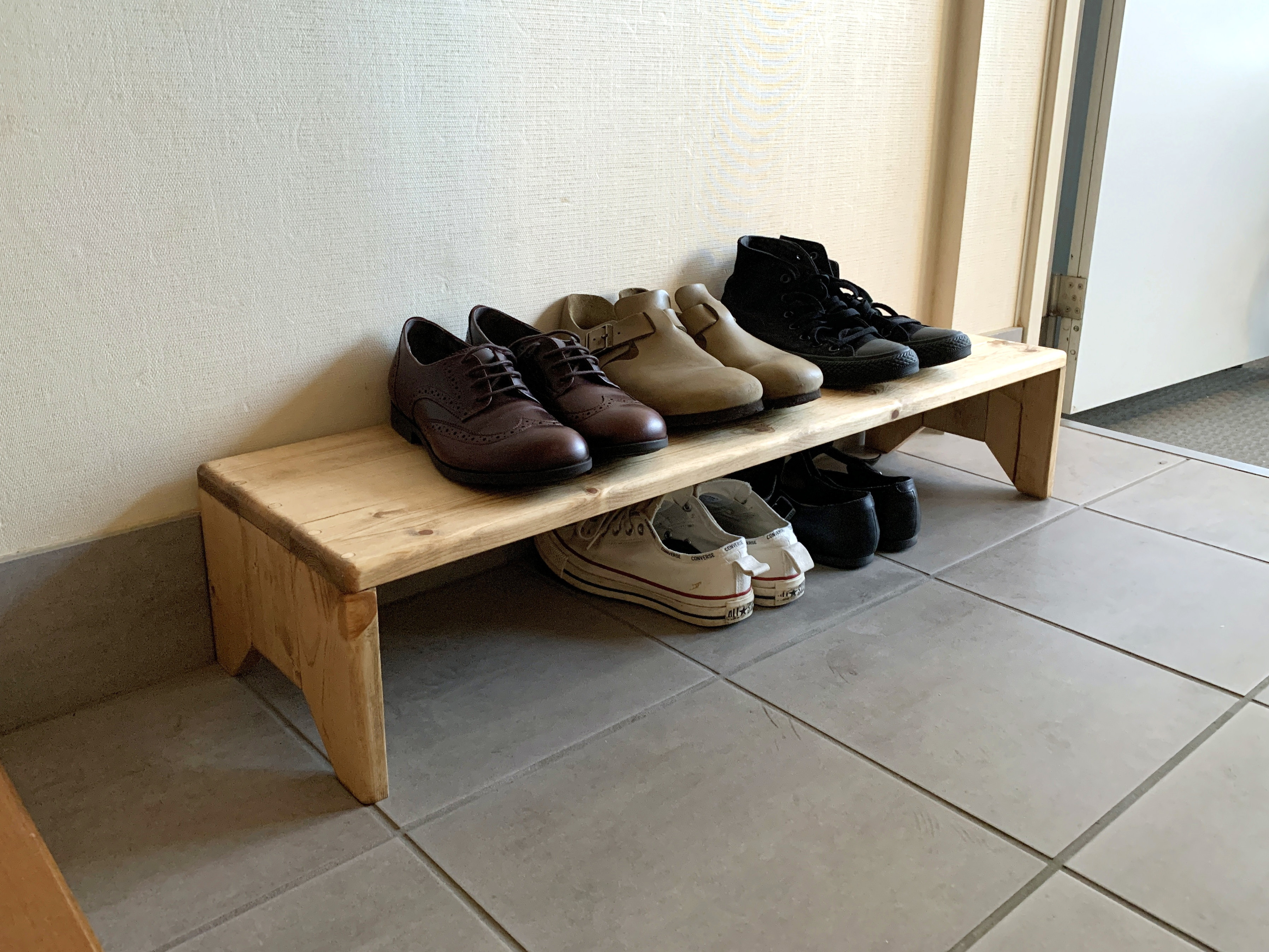 幅の選べる無垢材シューズラック