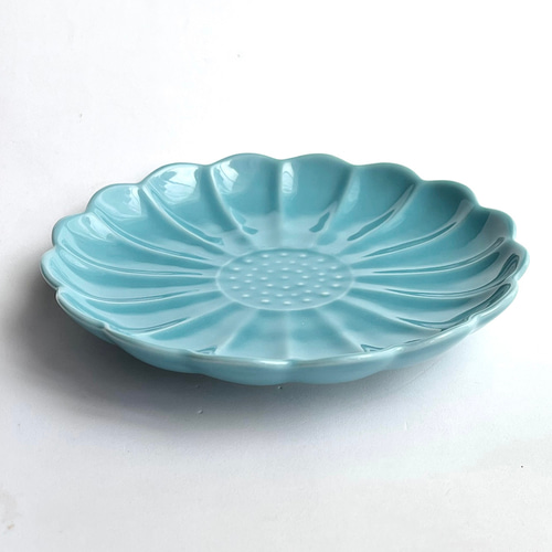 京焼・清水焼】菊花青磁5.5寸皿 手塩皿(おてしょさら)添えて 中