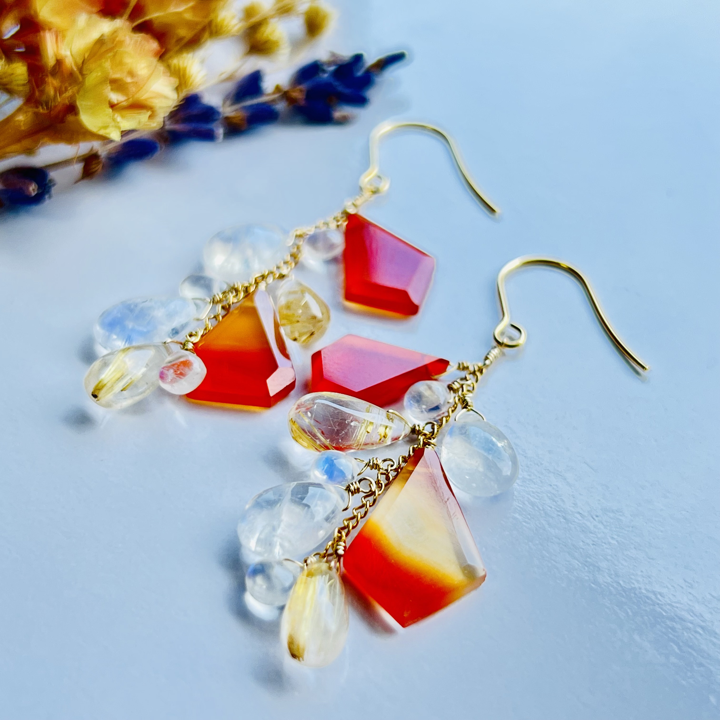 透明感のある ブルームーンストーン と ルチル の シャンデリアピアス　14kgf