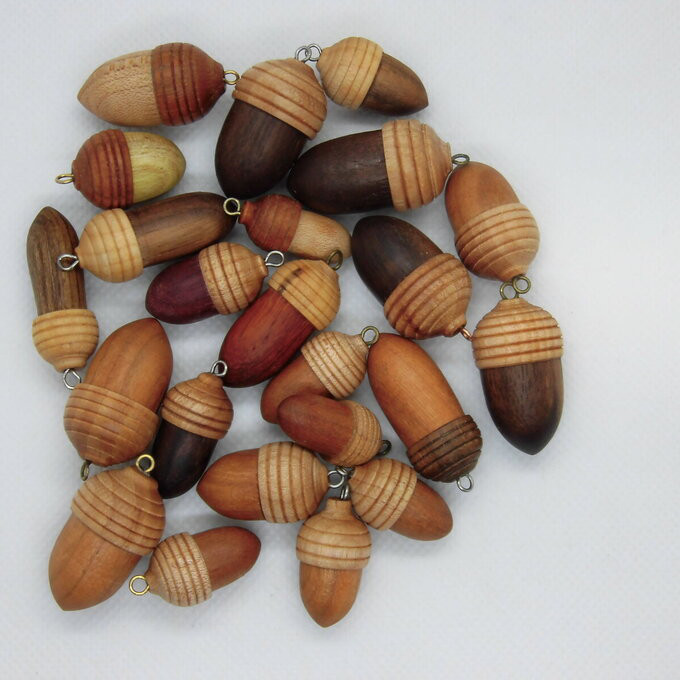 waow ハンドメイド 作家 リス ドングリ 木工 金属 木製 リス と どんぐり の置物 その他インテリア雑貨 抜型屋