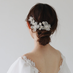 [HA-142] スワロ使用 ウェディング 髪飾り ビックフラワー 花 結婚 前撮り 花びら ブライダルヘッドドレス 6枚目の画像