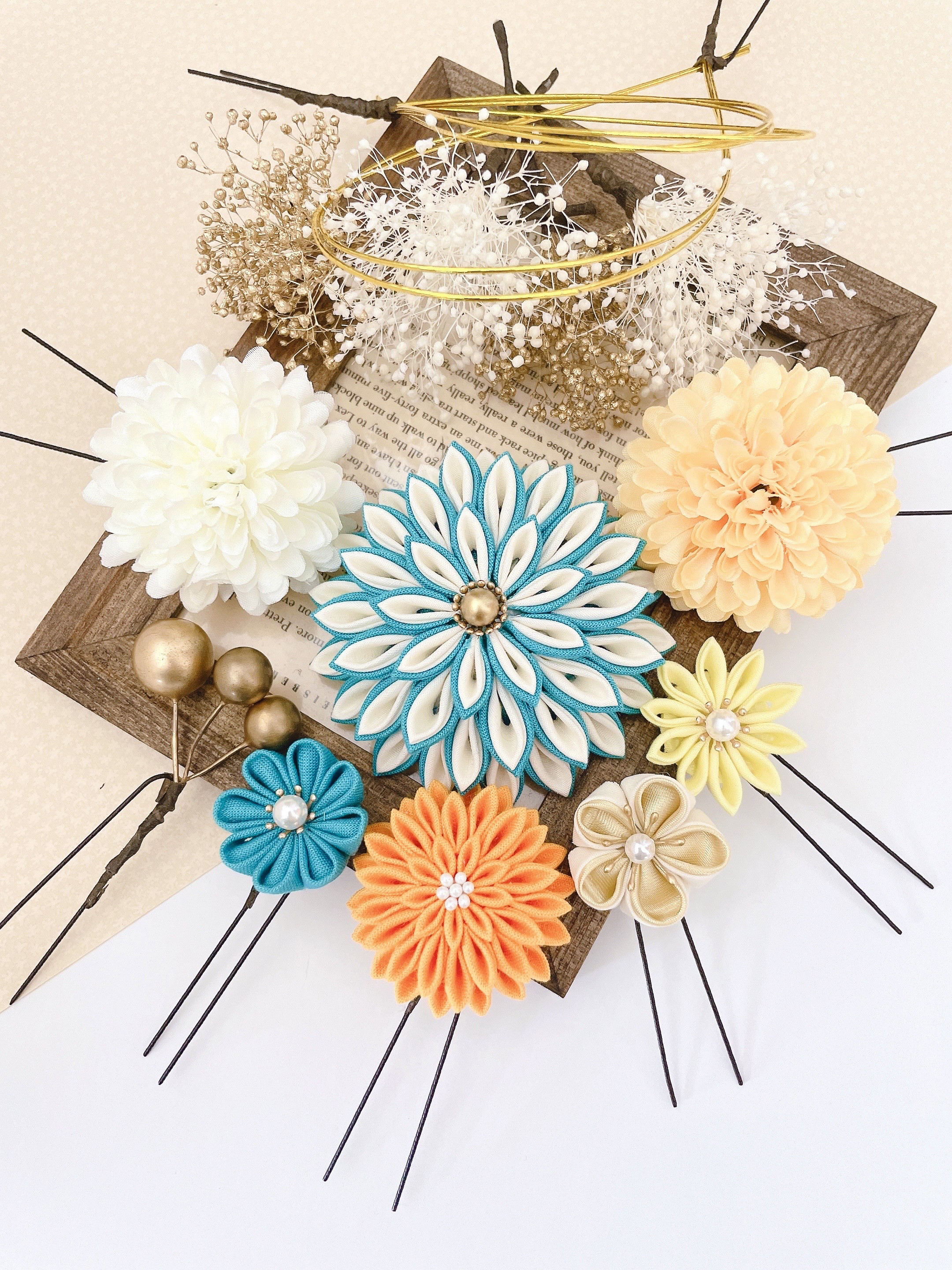 つまみ細工　髪飾り　ポンポンマム　【ターコイズブルー×オレンジ】成人式　ウェディング　和装　アーティフィシャルフラワー