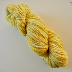 tenna + 手つむぎ毛糸  手紡ぎ糸 毛糸 メリノウール  黄色 約80g #1430 4枚目の画像