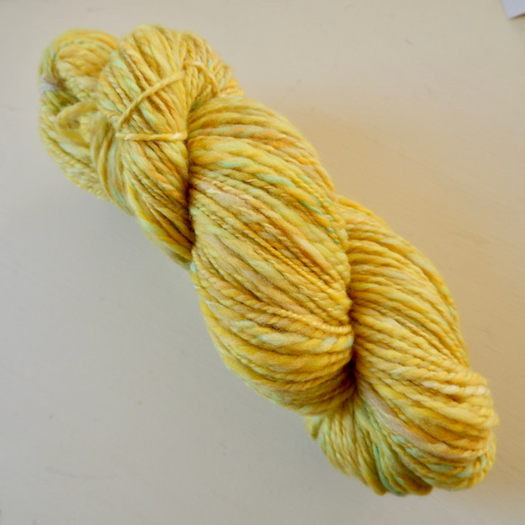 tenna + 手つむぎ毛糸  手紡ぎ糸 毛糸 メリノウール  黄色 約80g #1430 4枚目の画像