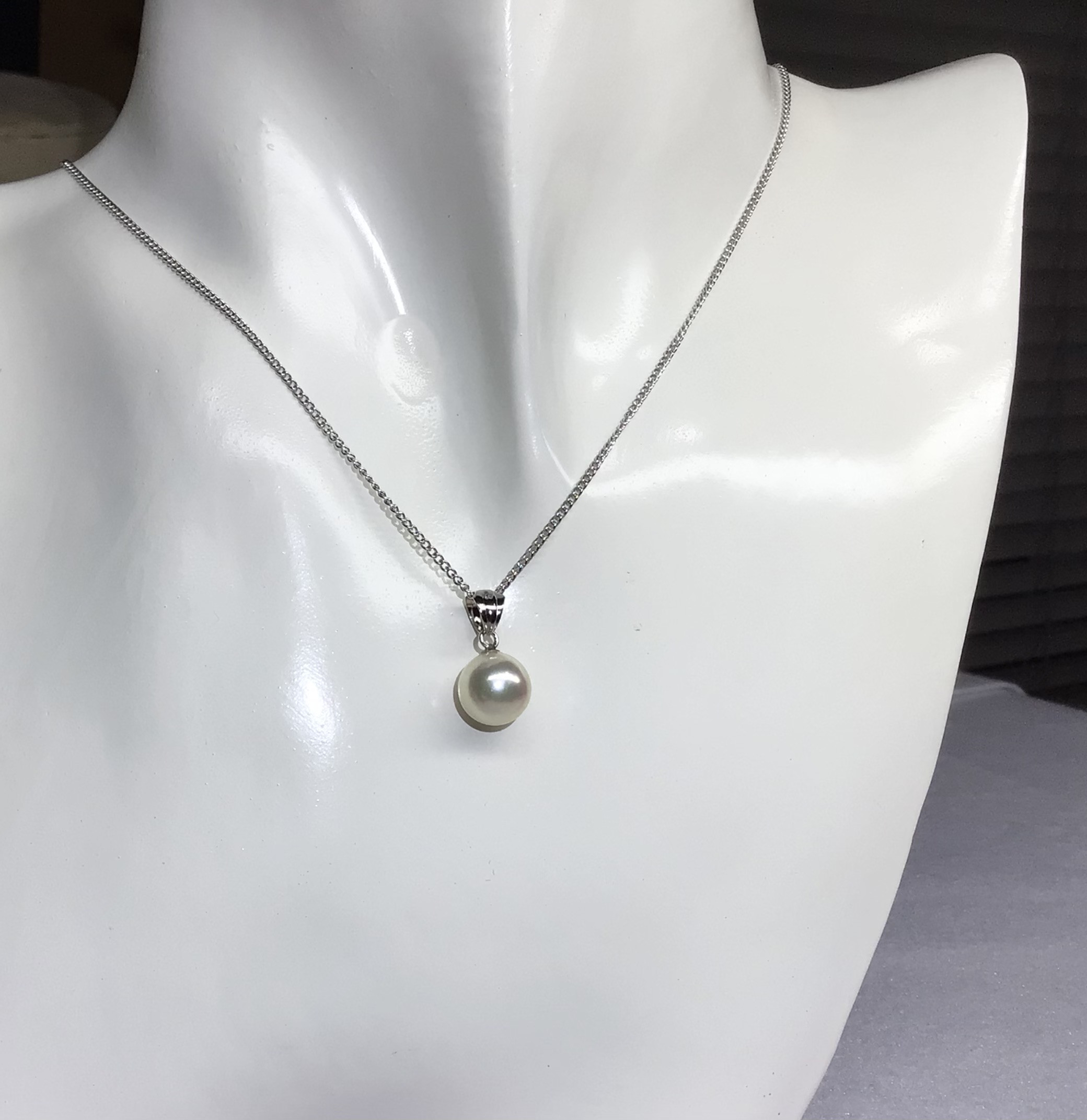 定番人気ペンダントネックレス［あこや真珠8.5mm ］