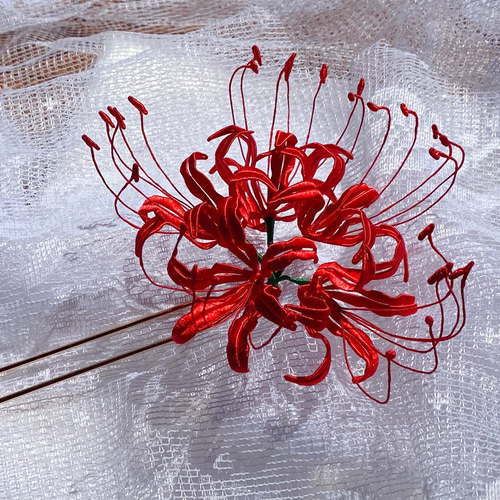 彼岸花のかんざしプラス 立体刺繍風 ワインカラー - メノ工房