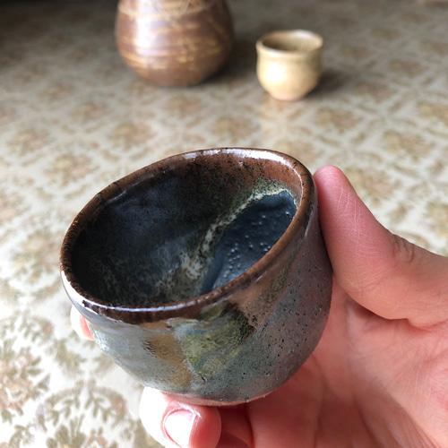 藍色で有名な陶芸家さんのぐい呑み 藍色で有名な陶芸家さんのぐい呑み 喜楽庵 陶芸家 酒井博司 藍色志野