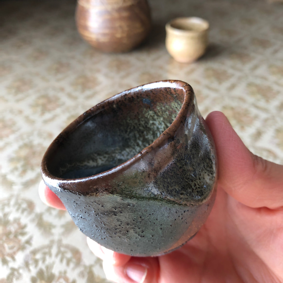 ぐい呑 作者不明（未鑑定）裏に『口』の陶印有り 陶芸家、中里隆 焼き〆ぐい呑み【盃】 素敵な器作家のうつわが