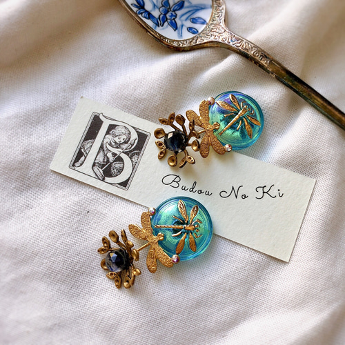 ✽ 虫愛づる王女の耳飾り ✽.｡.:* チェコガラスボタン イヤリング